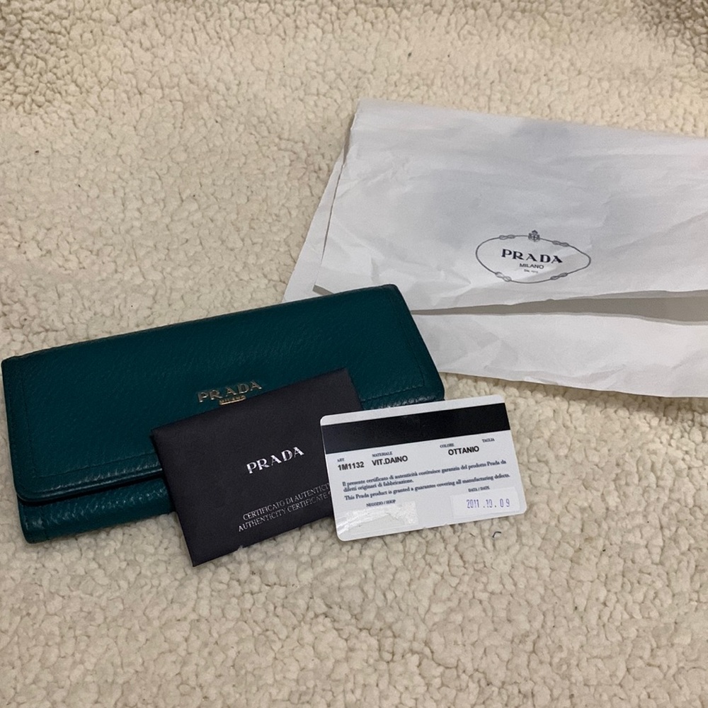 Prada Vit Daino long wallet
